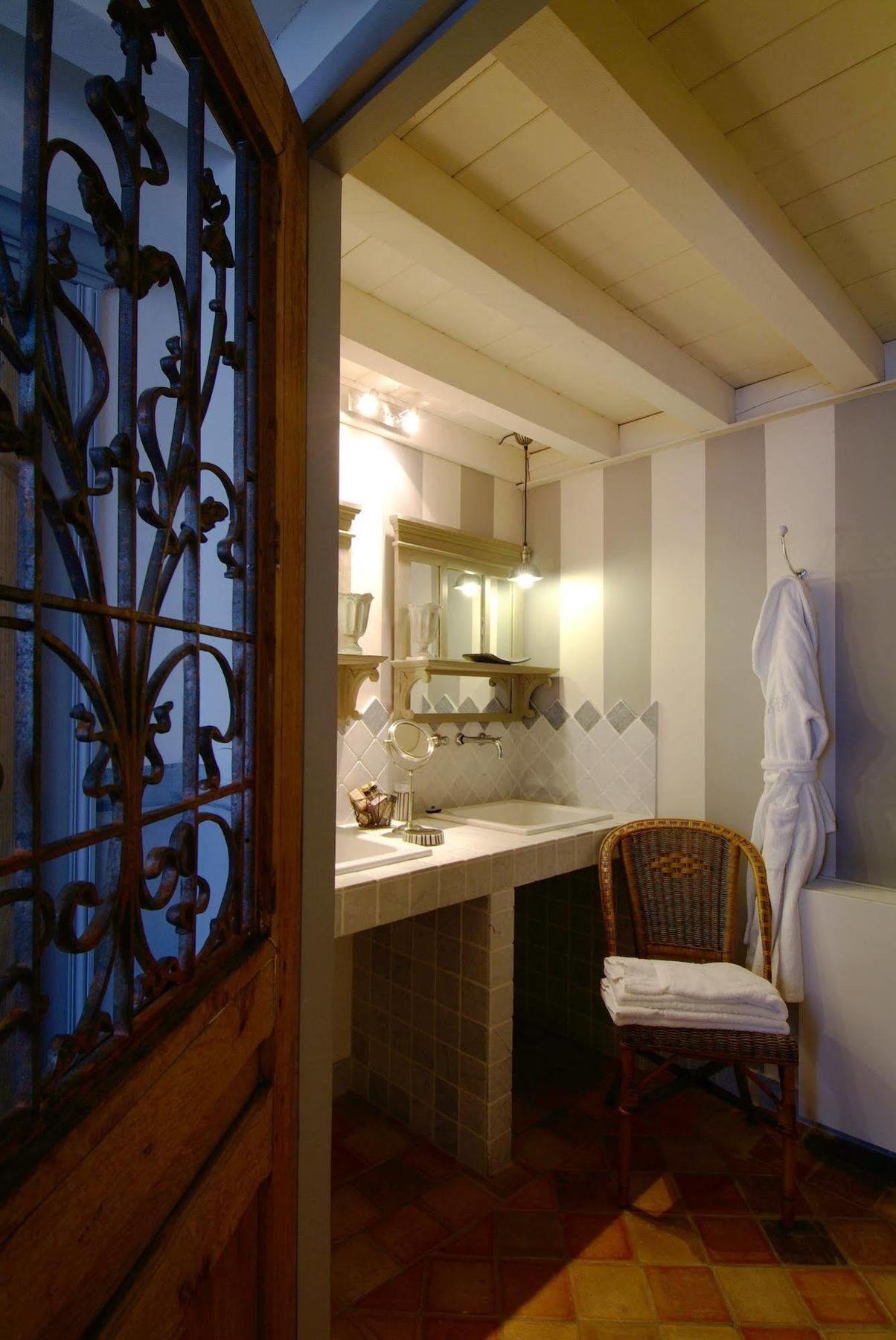 Les Hautes Bruyeres Ecully Ngoại thất bức ảnh